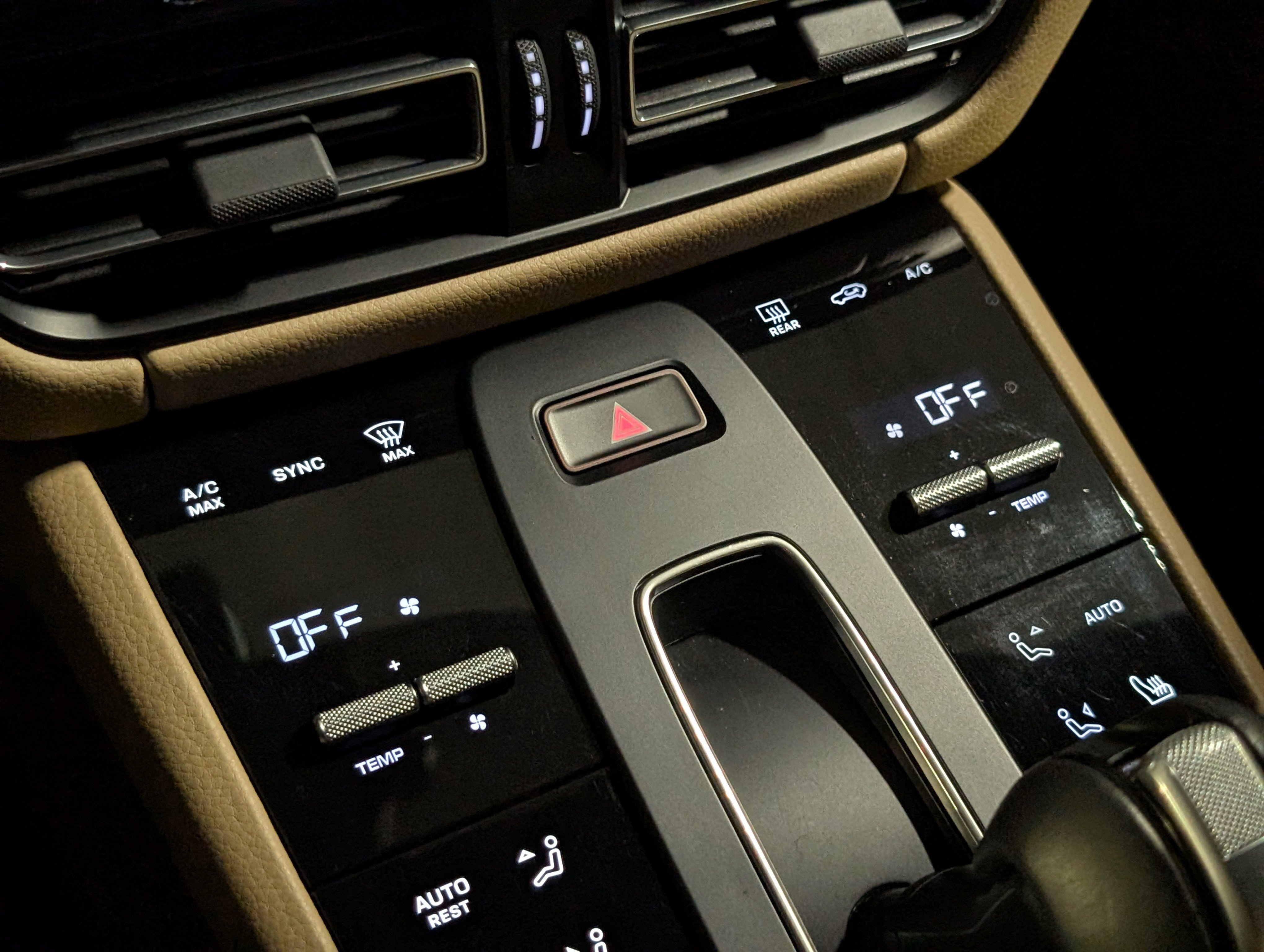 Certified 2023 Porsche Macan S AWD/4WD image 42