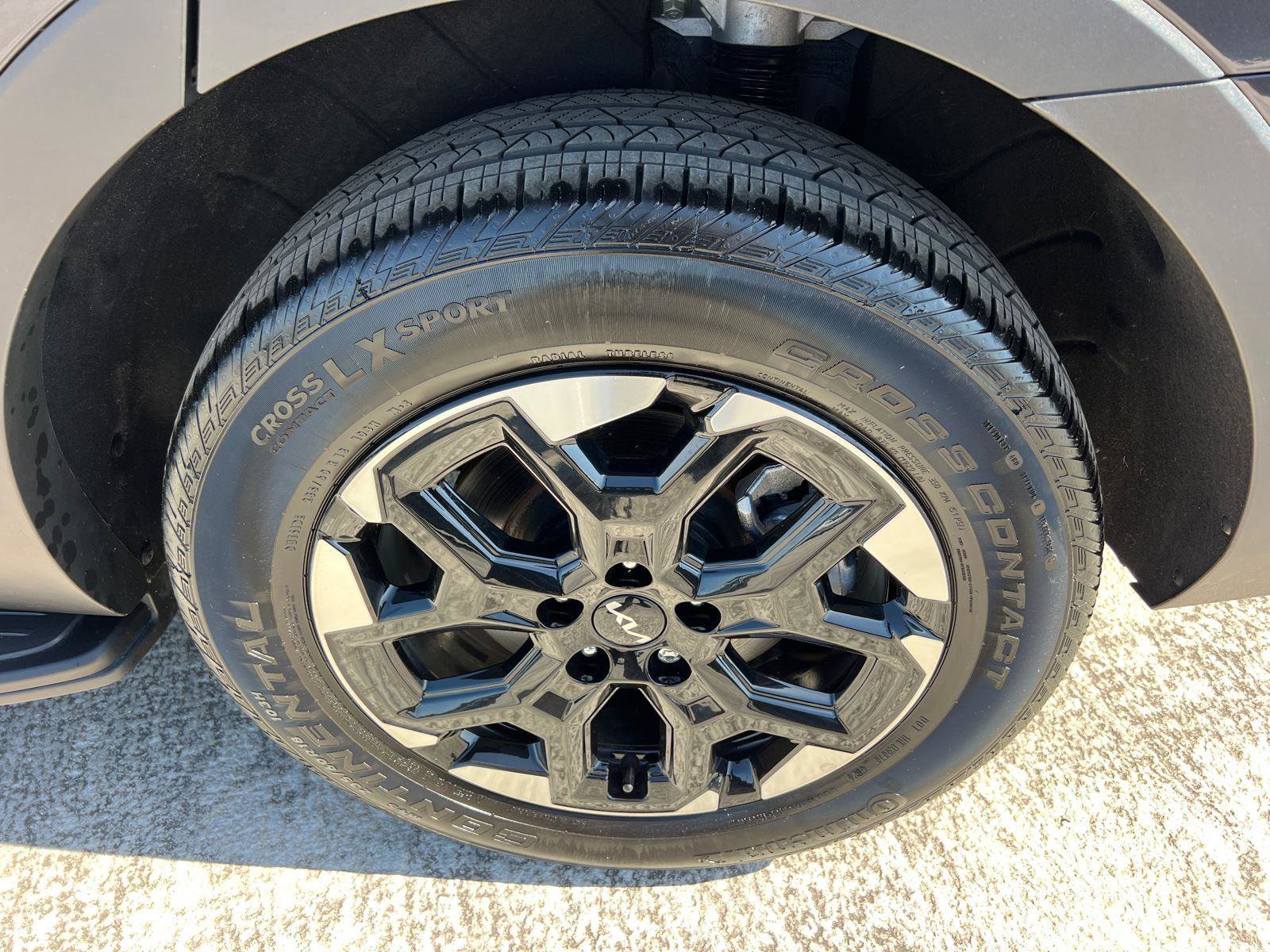 Used 2025 Kia Sorento S w/ Panoramic Sunroof Package image 19