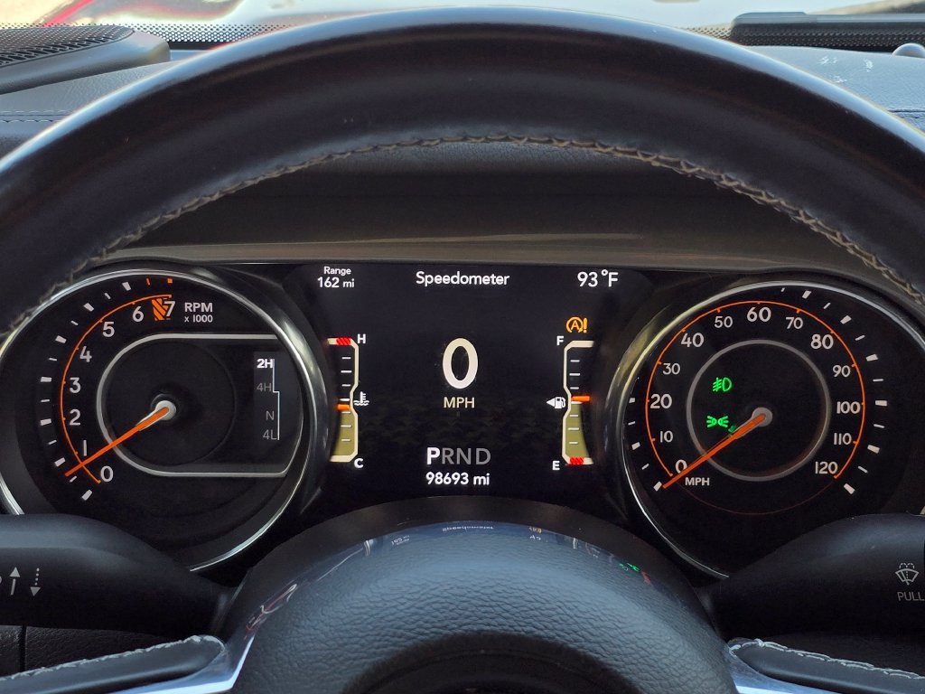 Used 2022 Jeep Wrangler Unlimited Sahara AWD/4WD image 30