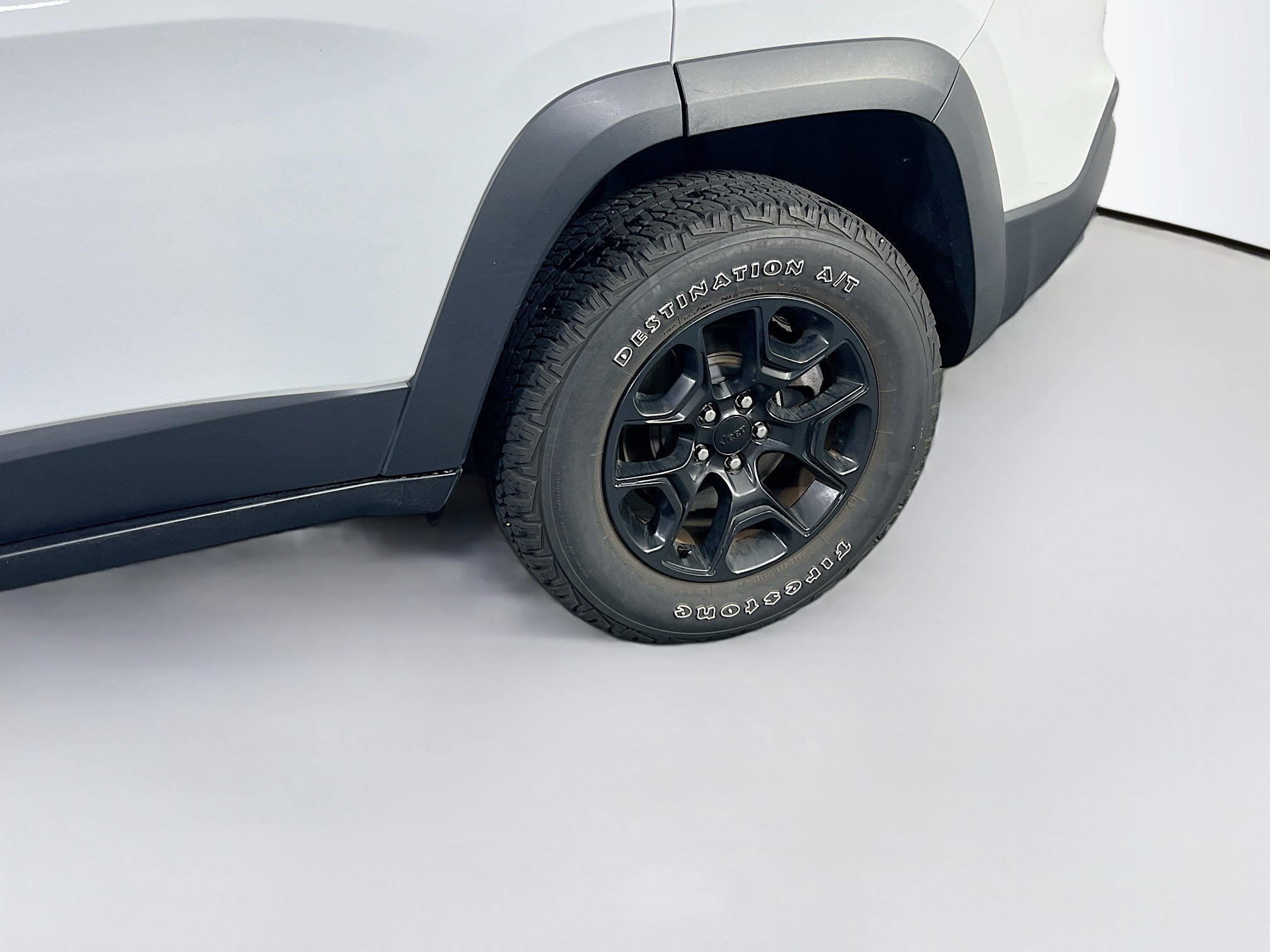 Used 2022 Jeep Cherokee Latitude image 28