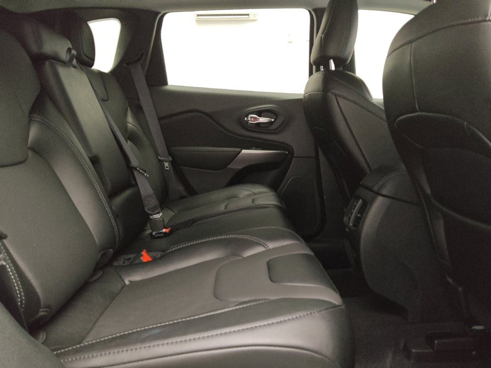 Used 2022 Jeep Cherokee Latitude Lux w/ Sun & Sound Group image 19