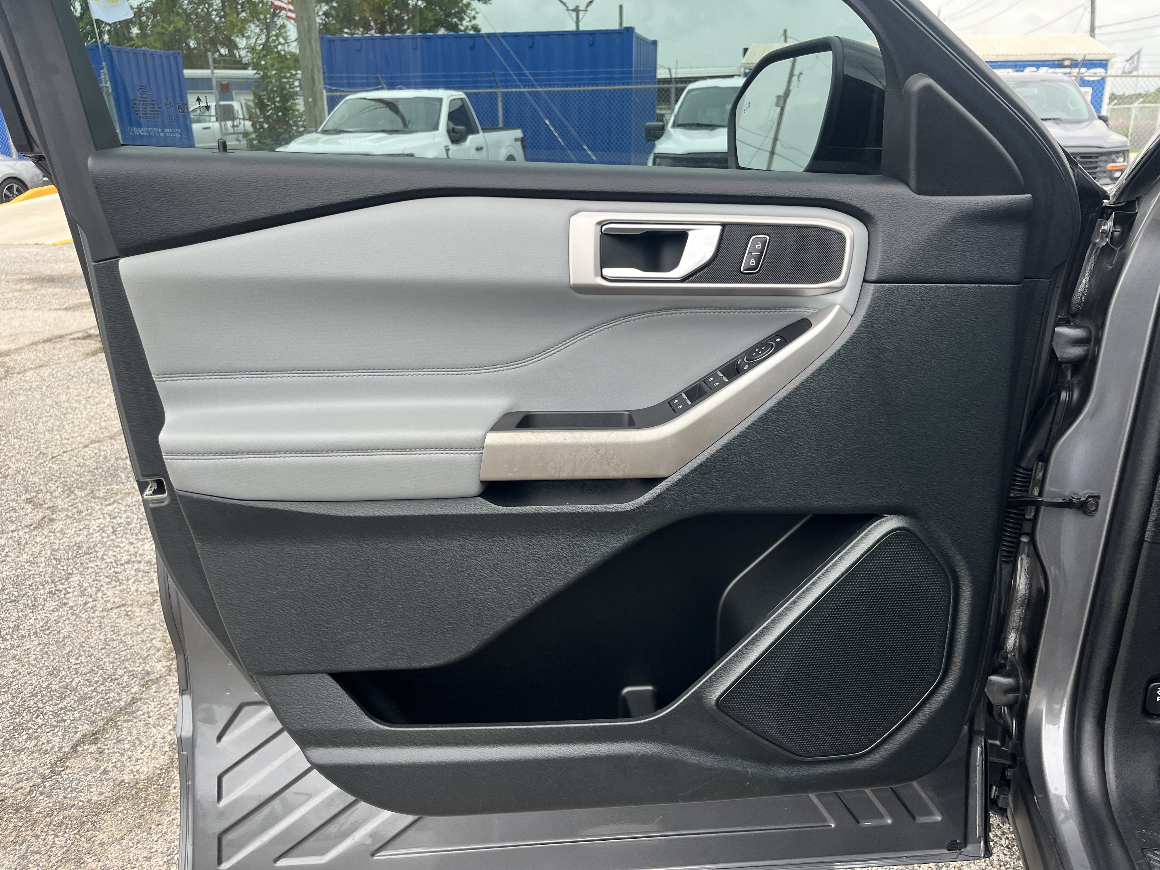 Used 2023 Ford Explorer XLT w/ Equipment Group 202A RWD image 12