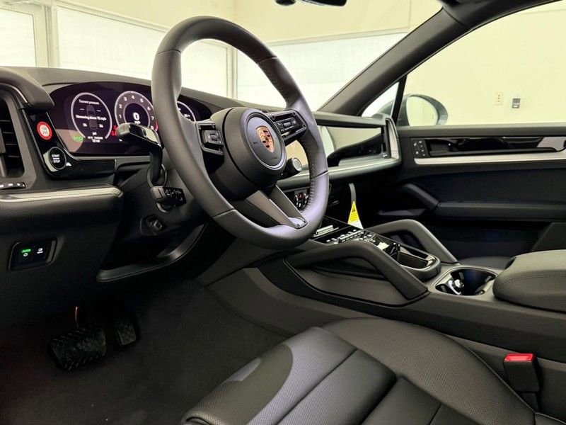 New 2026 Porsche Cayenne AWD/4WD image 4