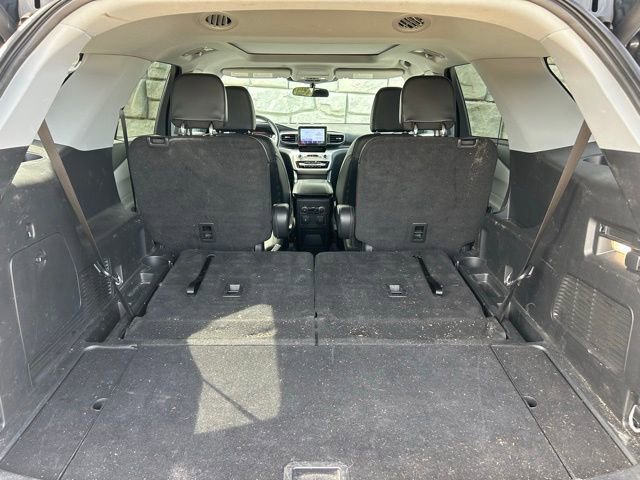 Used 2024 Ford Explorer XLT w/ Equipment Group 202A AWD/4WD image 11