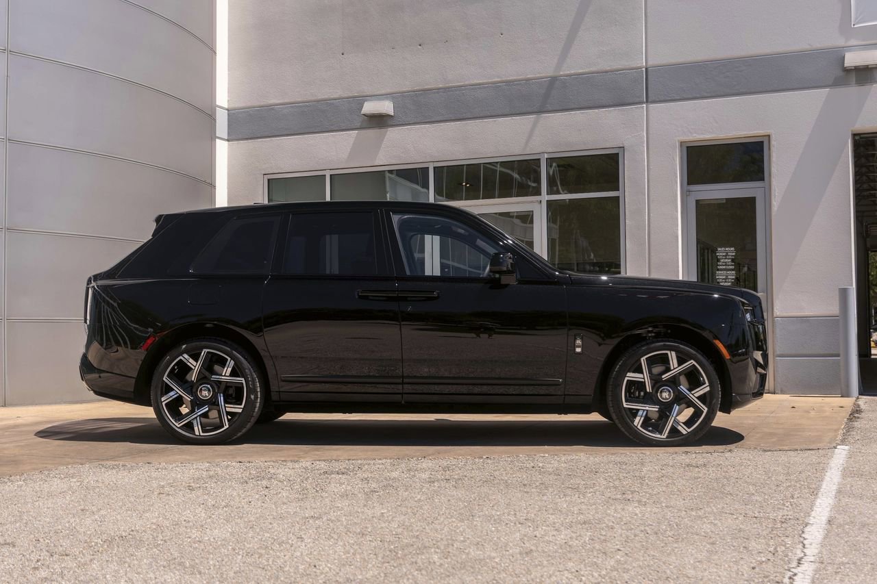 New 2026 Rolls-Royce Cullinan Black Badge AWD/4WD image 11