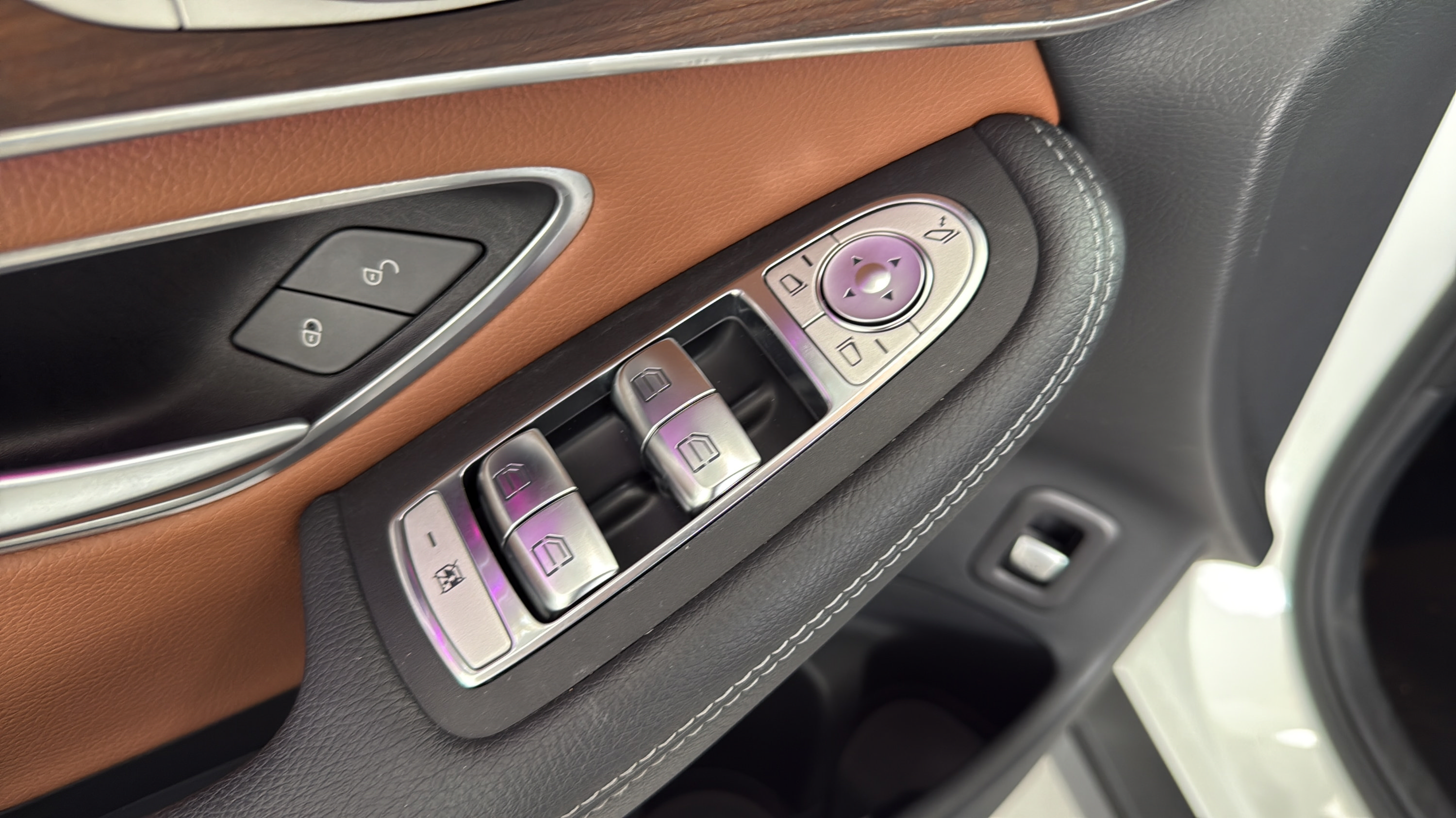 Certified 2023 Mercedes-Benz GLC 300 4MATIC Coupe image 11