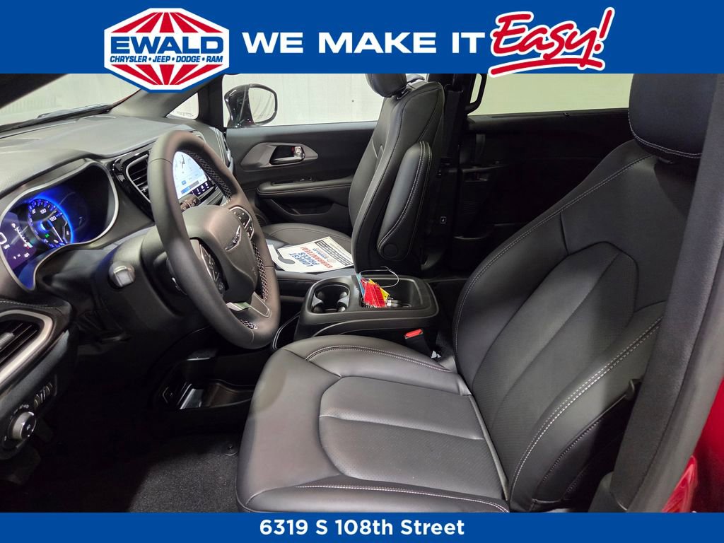 New 2026 Chrysler Pacifica Select image 8