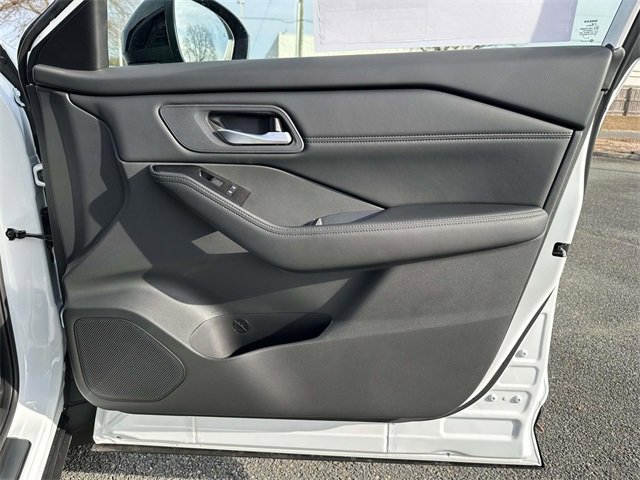 New 2026 Nissan Rogue SV image 8