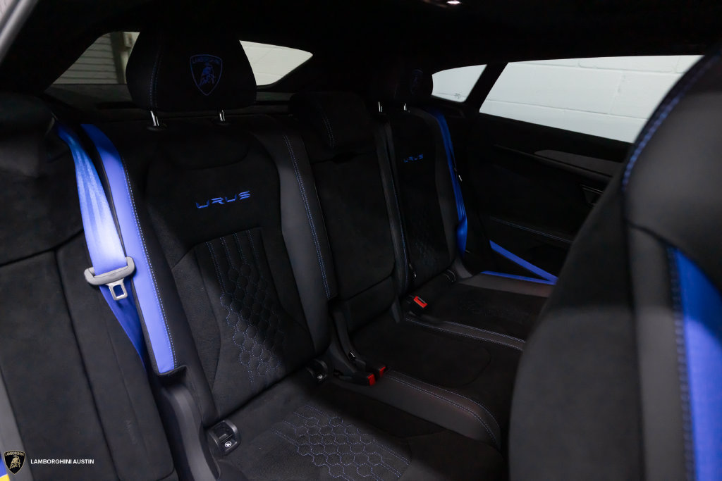 Used 2024 Lamborghini Urus Performante AWD/4WD image 37