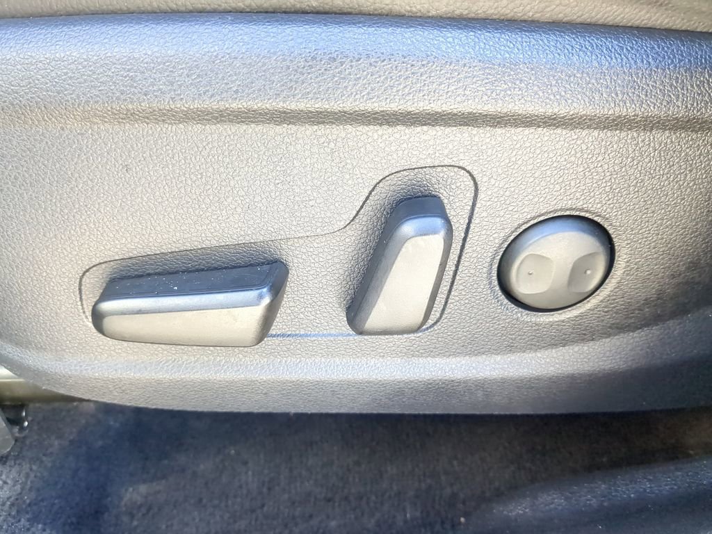 Used 2020 Hyundai Santa Fe SEL w/ Convenience Package image 19