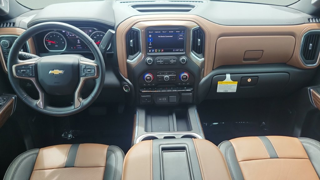 Used 2020 Chevrolet Silverado 1500 High Country w/ Technology Package AWD/4WD image 11