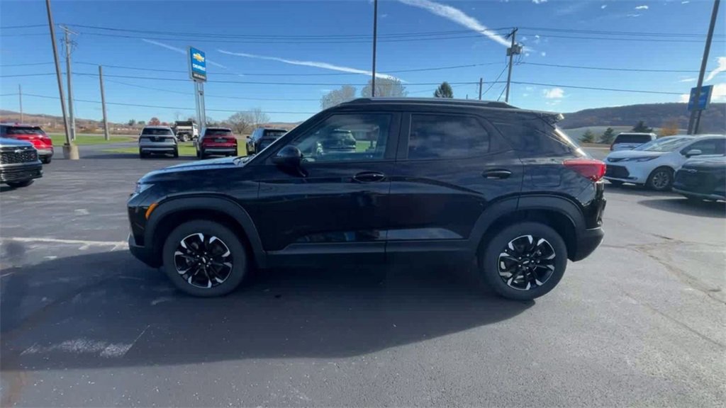Certified 2022 Chevrolet TrailBlazer LT w/ Driver Confidence Package image 5