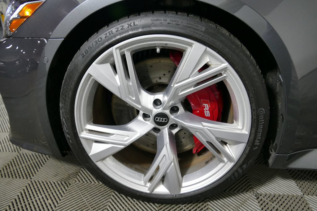 Used 2022 Audi RS 6 AWD/4WD image 32