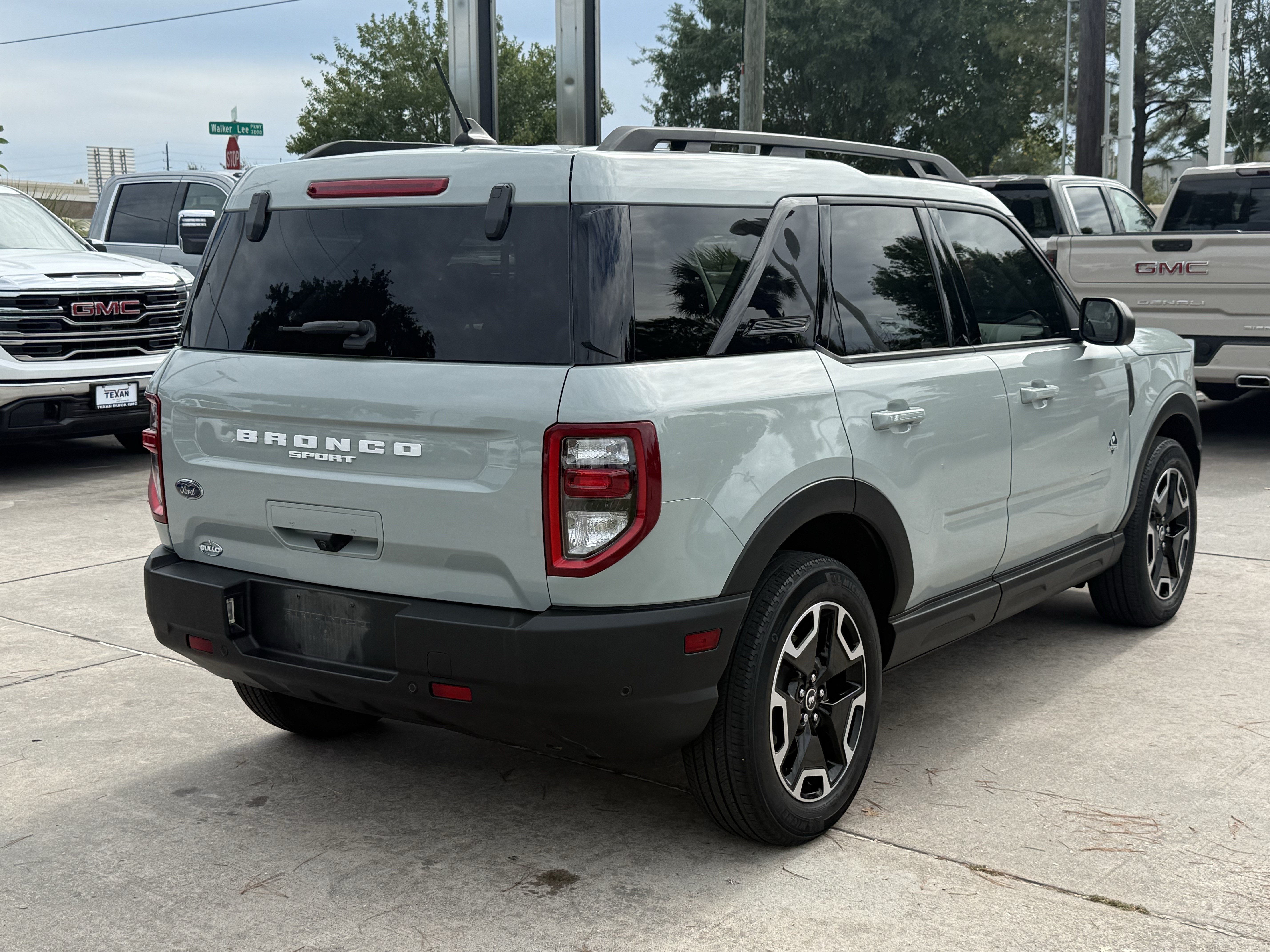 Used 2023 Ford Bronco Sport Outer Banks w/ Tech Package AWD/4WD image 5