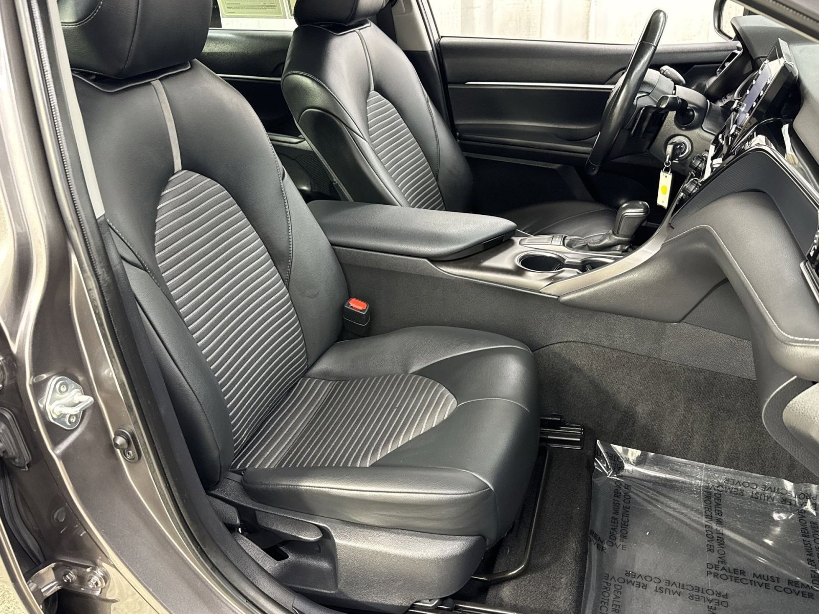 Used 2023 Toyota Camry SE image 31