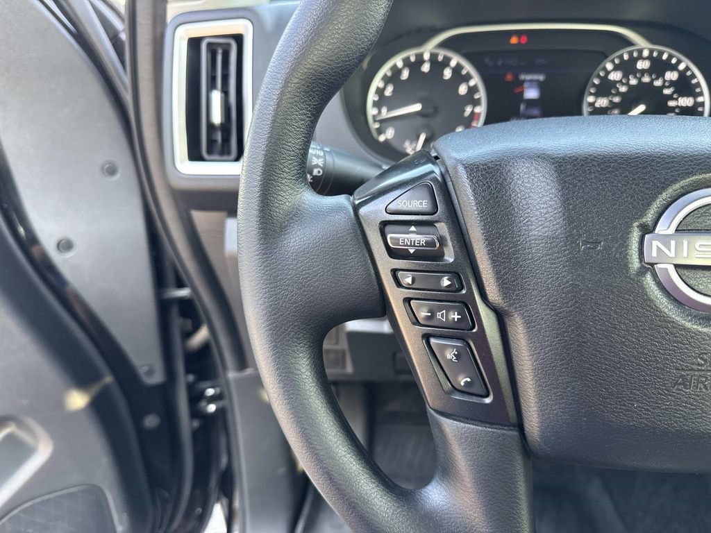 Used 2025 Nissan Frontier SV RWD image 23