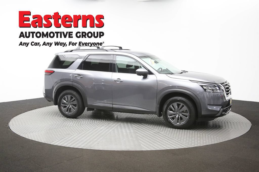 Used 2024 Nissan Pathfinder SV AWD/4WD image 45