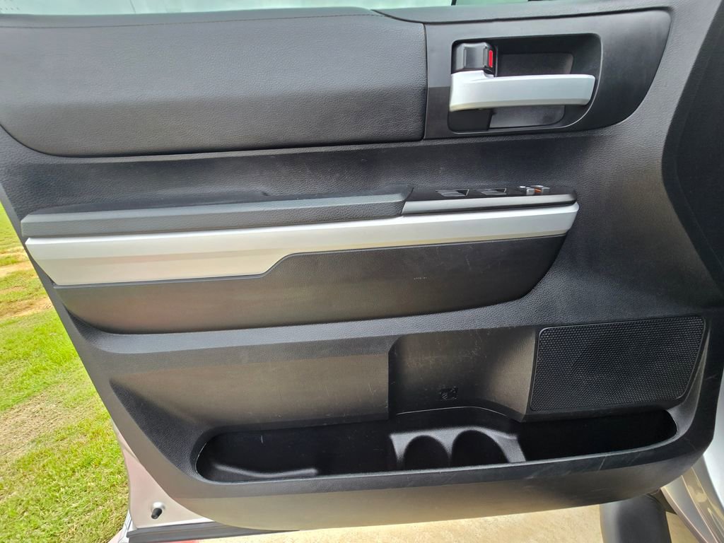 Used 2018 Toyota Tundra SR5 w/ SR5 Upgrade Package AWD/4WD image 16