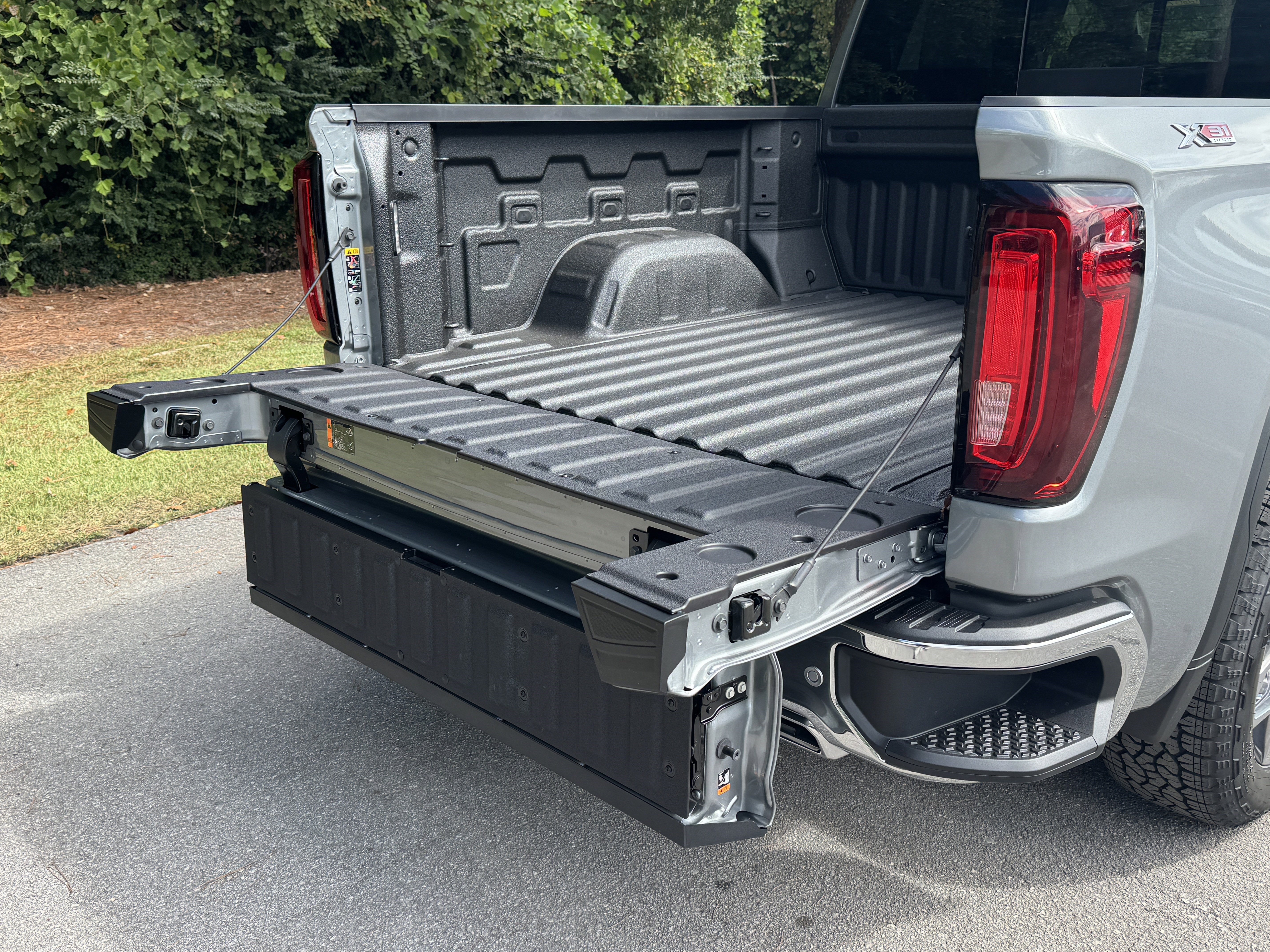 New 2026 GMC Sierra 1500 SLT w/ SLT Premium Plus Package image 9