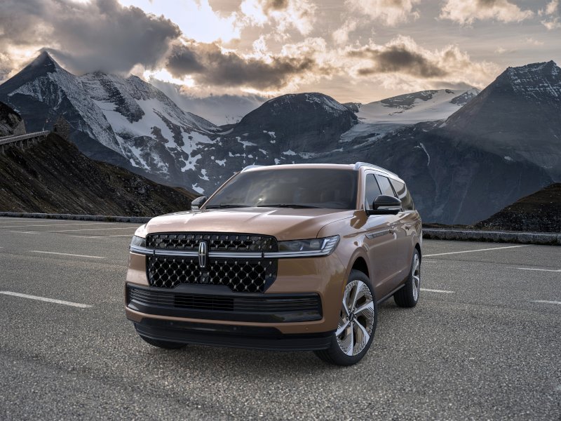 New 2026 Lincoln Navigator L Black Label AWD/4WD image 2