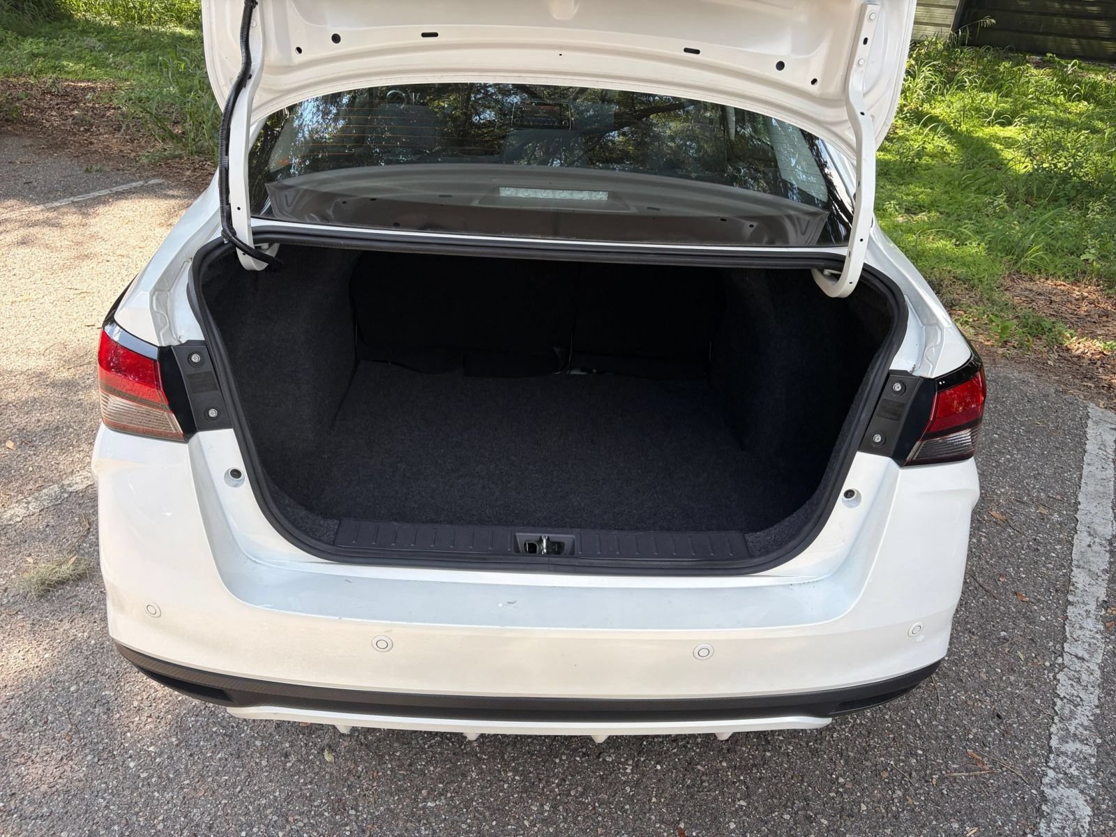 Used 2025 Nissan Versa SV FWD image 29