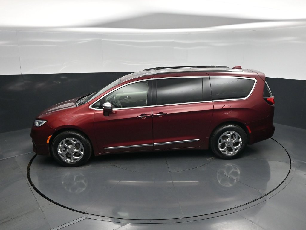 Used 2021 Chrysler Pacifica Limited w/ Premium & Safety Sphere Group AWD/4WD image 41