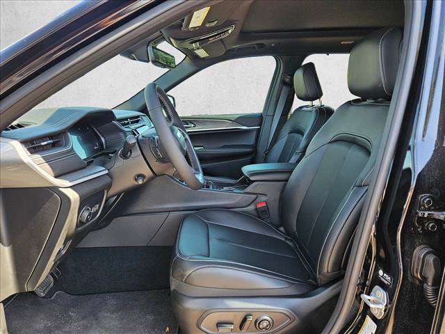 New 2025 Jeep Grand Cherokee Limited w/ Luxury Tech Group II RWD image 4