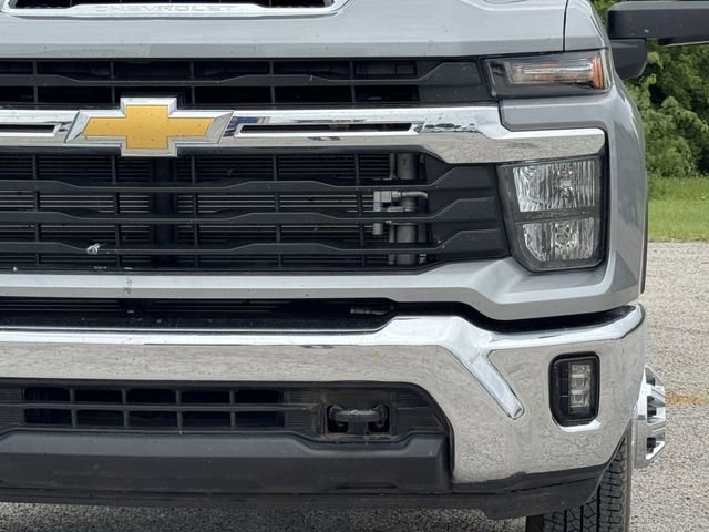 Used 2025 Chevrolet Silverado 3500 LT AWD/4WD image 9