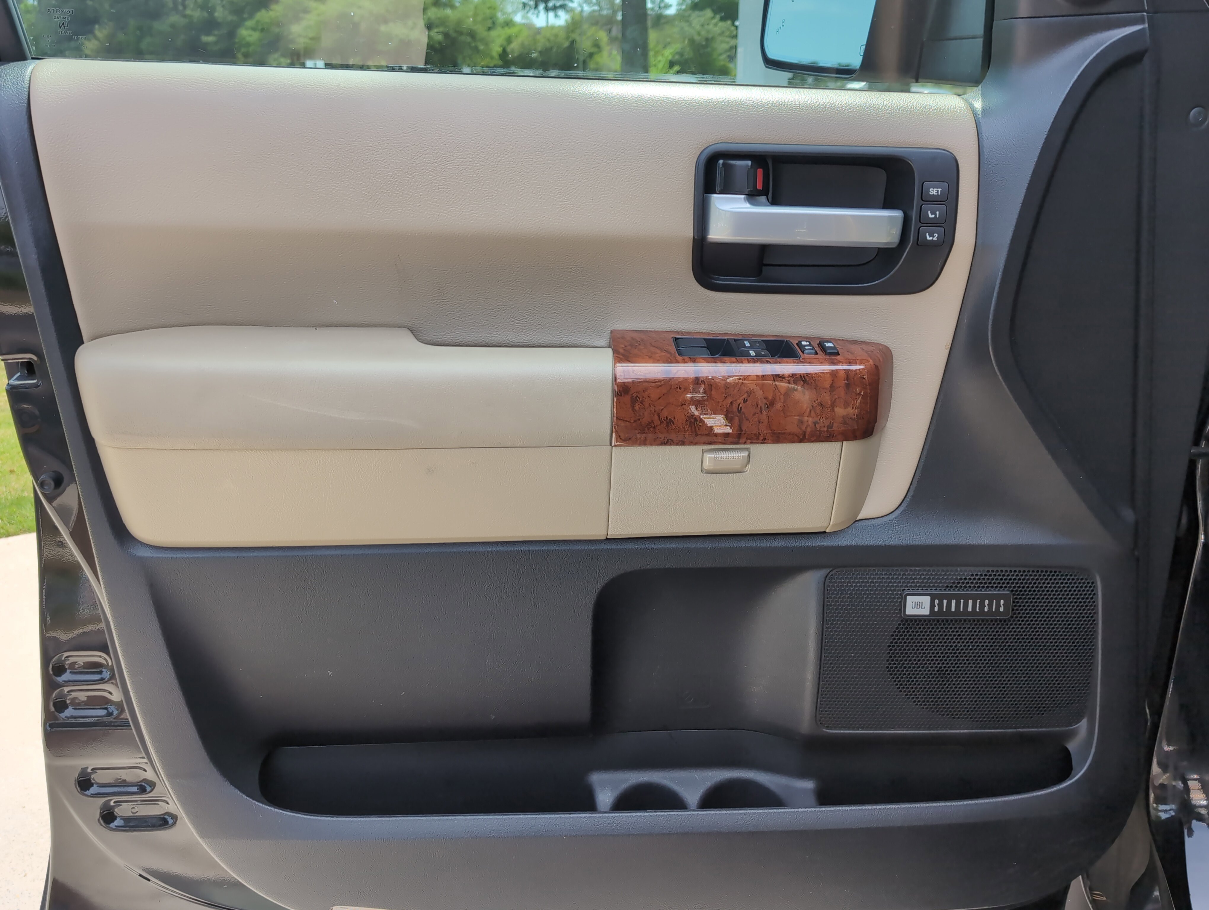 Used 2020 Toyota Sequoia Platinum AWD/4WD image 14