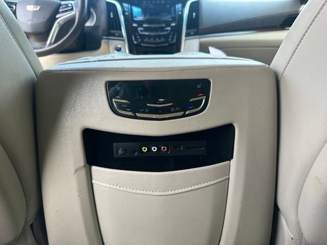 Used 2016 Cadillac Escalade Premium AWD/4WD image 13