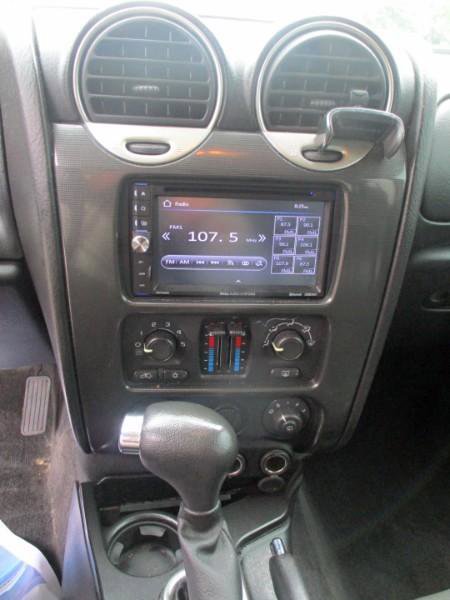 Used 2005 GMC Envoy SLE AWD/4WD image 12