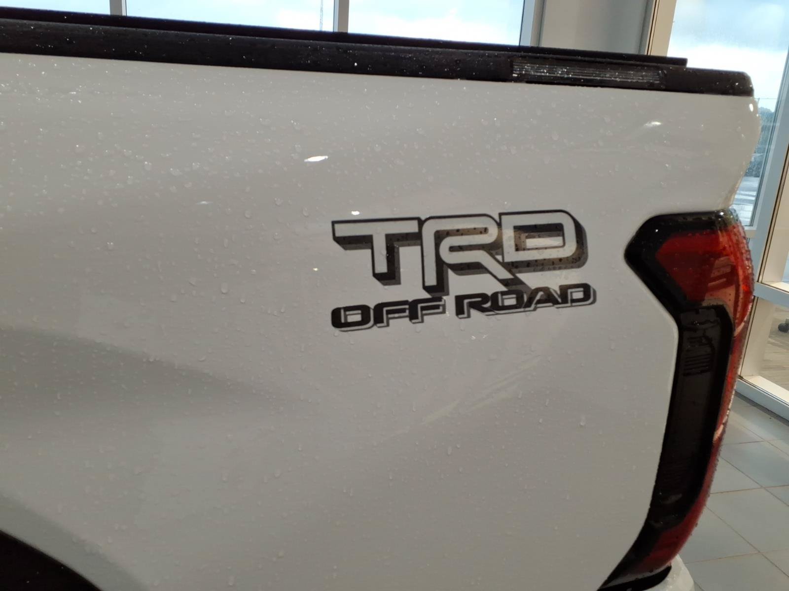 Used 2024 Toyota Tacoma TRD Off-Road w/ TRD Off Road Upgrade Package AWD/4WD image 18