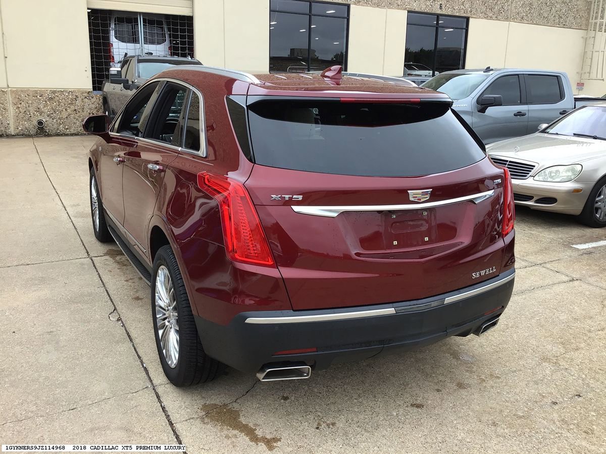 Used 2018 Cadillac XT5 Premium Luxury FWD image 4