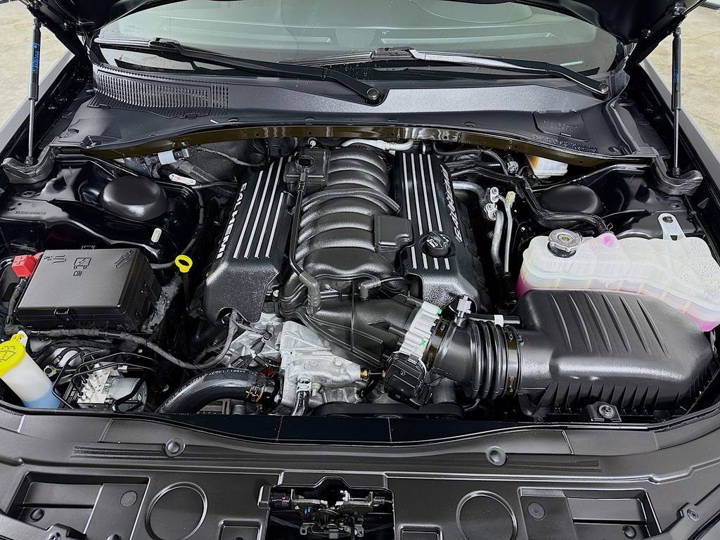 Used 2023 Chrysler 300 C image 30