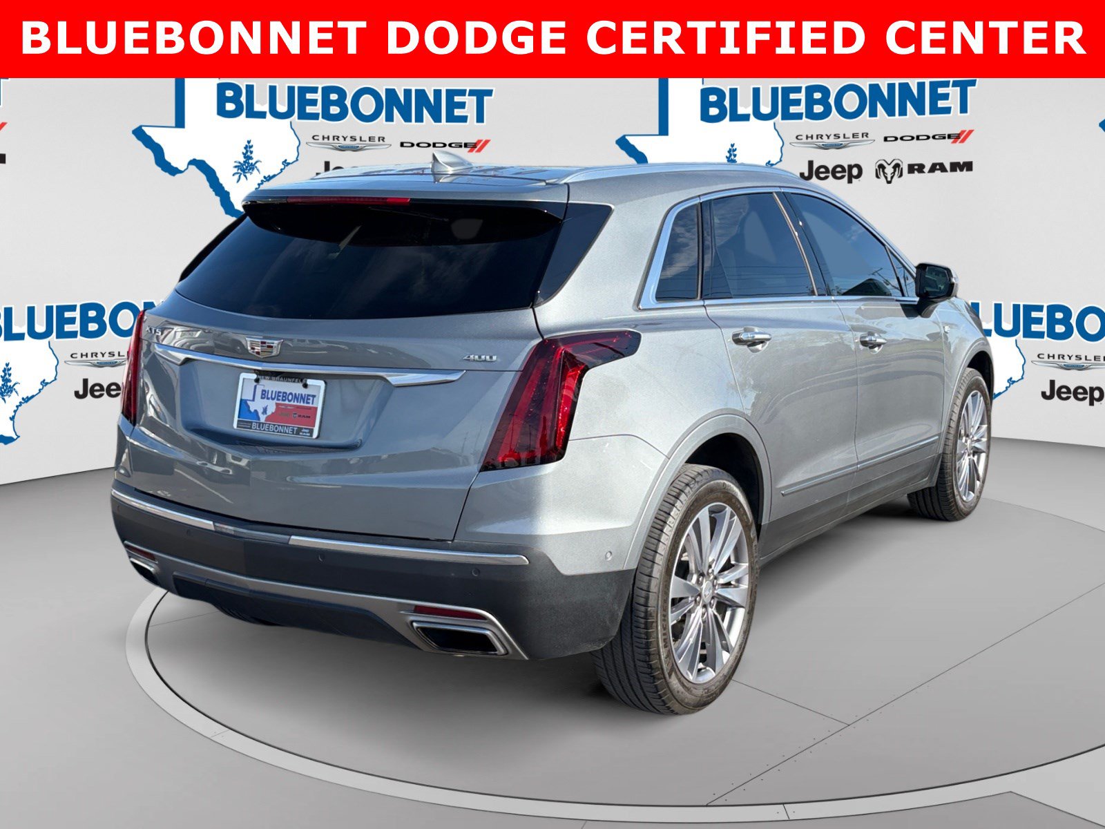 Used 2024 Cadillac XT5 Premium Luxury w/ Technology Package FWD image 5