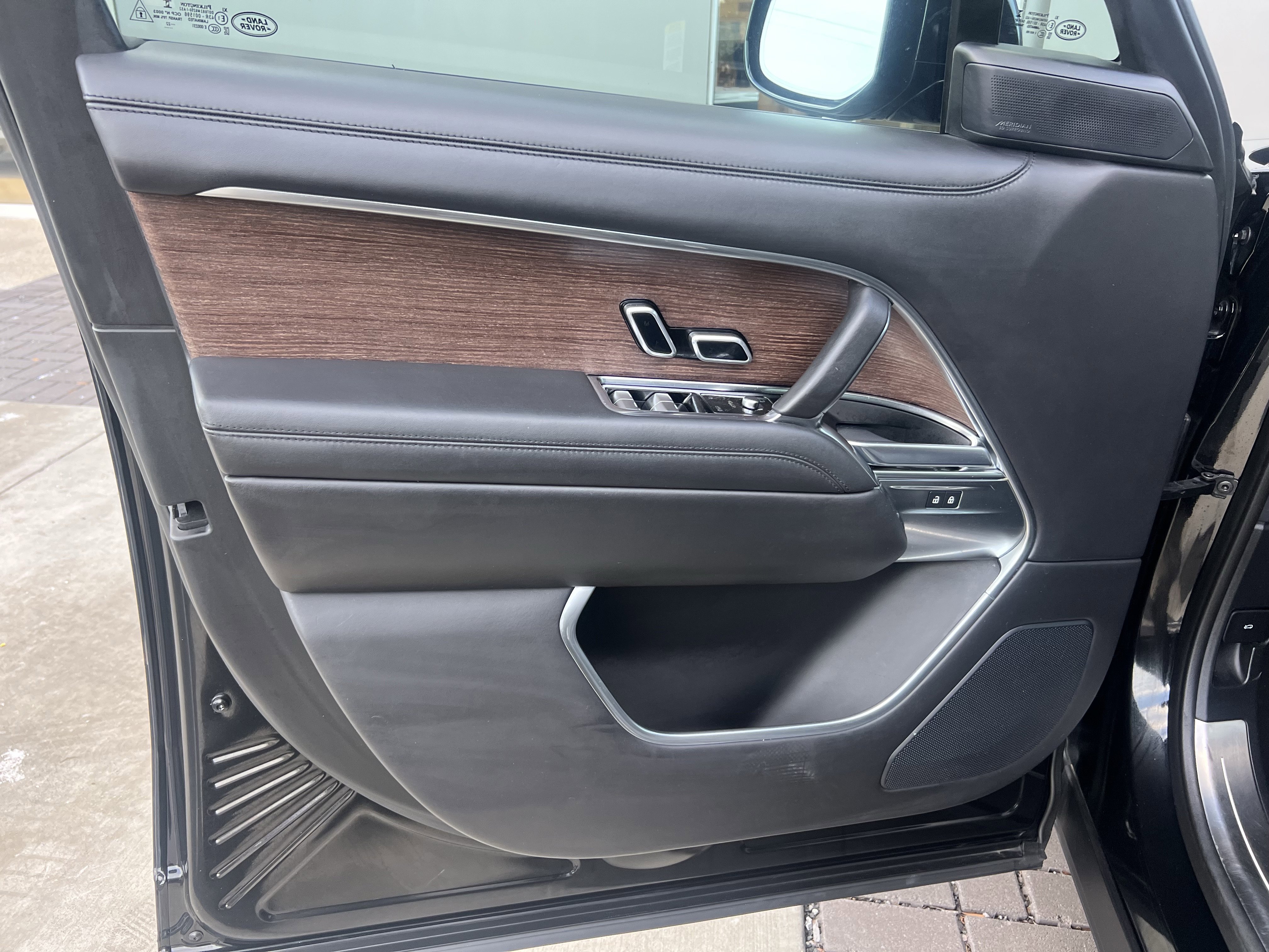 Certified 2023 Land Rover Range Rover SE image 14