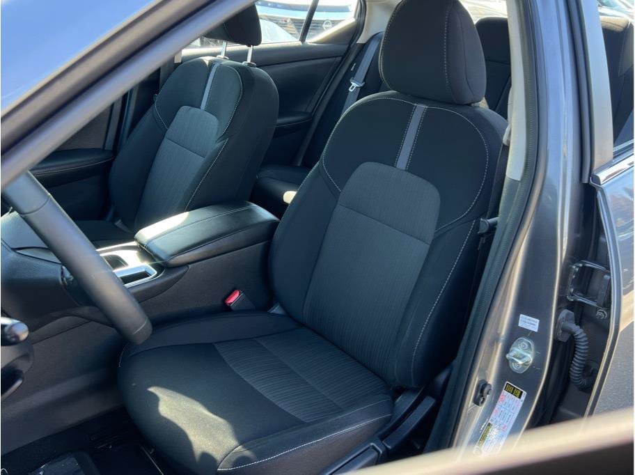 Used 2022 Nissan Sentra SV w/ All-Weather Package FWD image 8