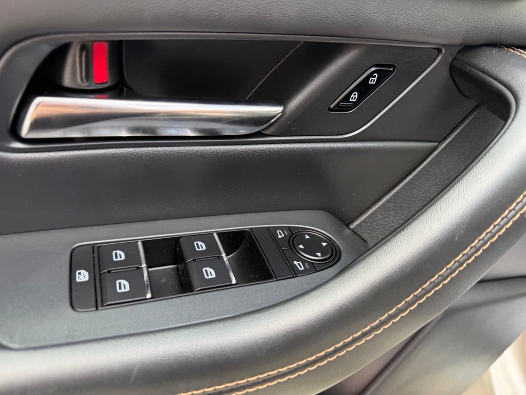 Certified 2025 MAZDA CX-90 Plug-In Hybrid w/ Preferred AWD/4WD image 14