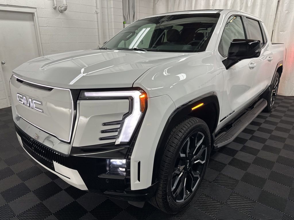 Used 2025 GMC Sierra EV Denali AWD/4WD image 4