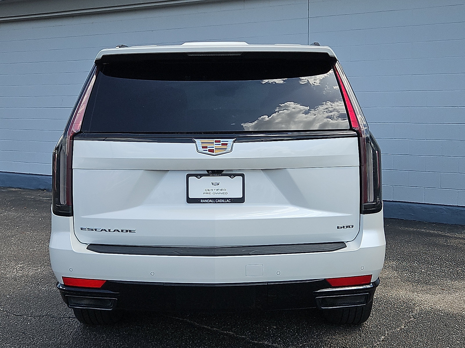 Certified 2024 Cadillac Escalade Sport w/ LPO, Floor Liner Package AWD/4WD image 4