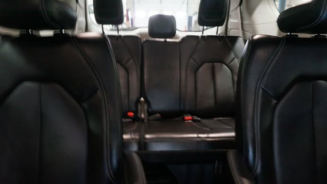 Used 2024 Chrysler Pacifica Touring-L image 57