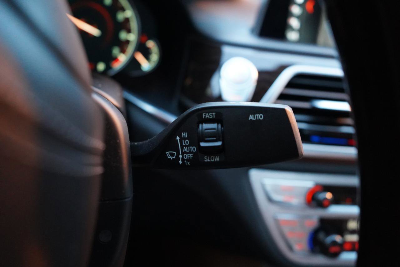 Used 2018 BMW 750i xDrive image 41