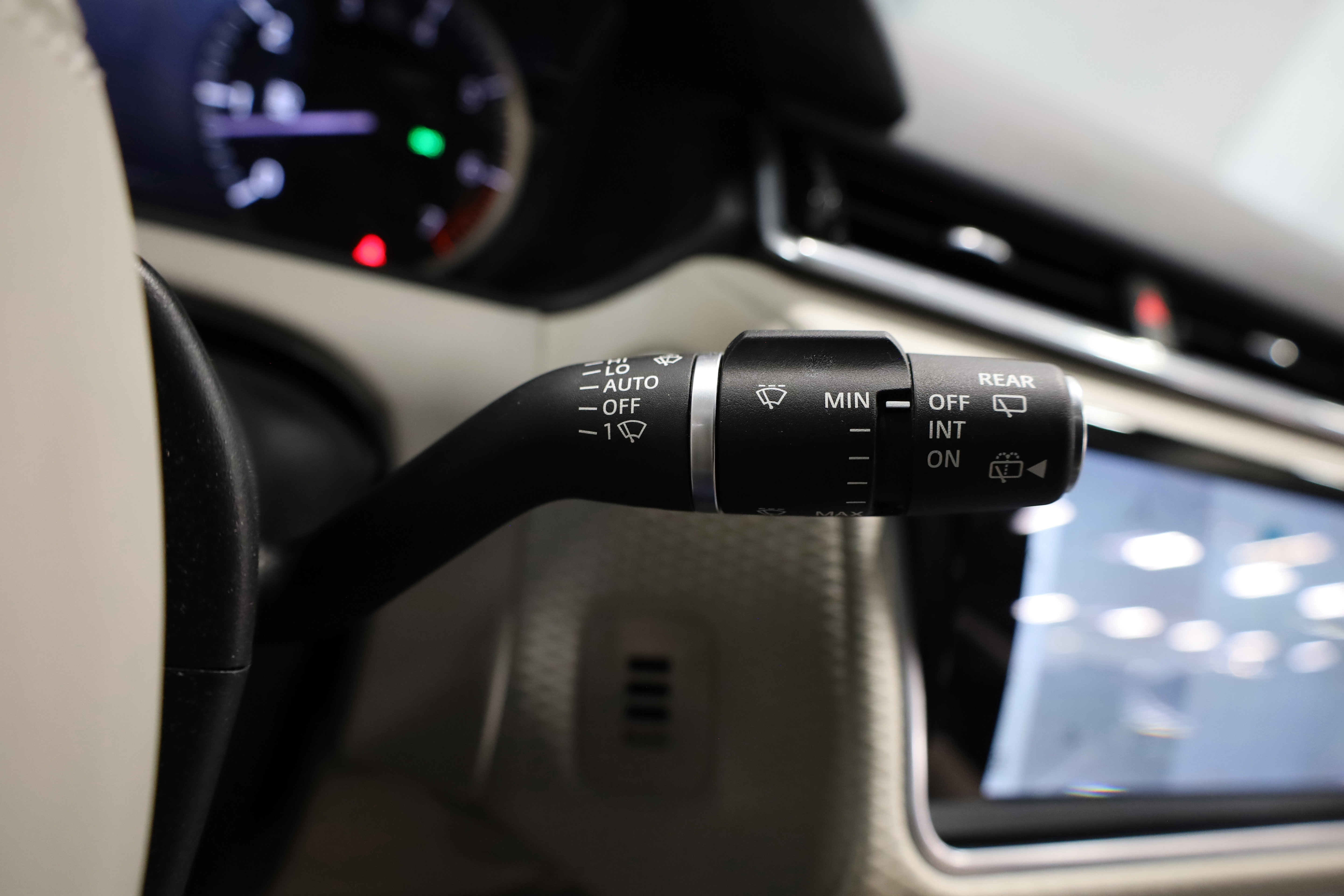 Used 2023 Land Rover Range Rover Velar R-Dynamic S image 23