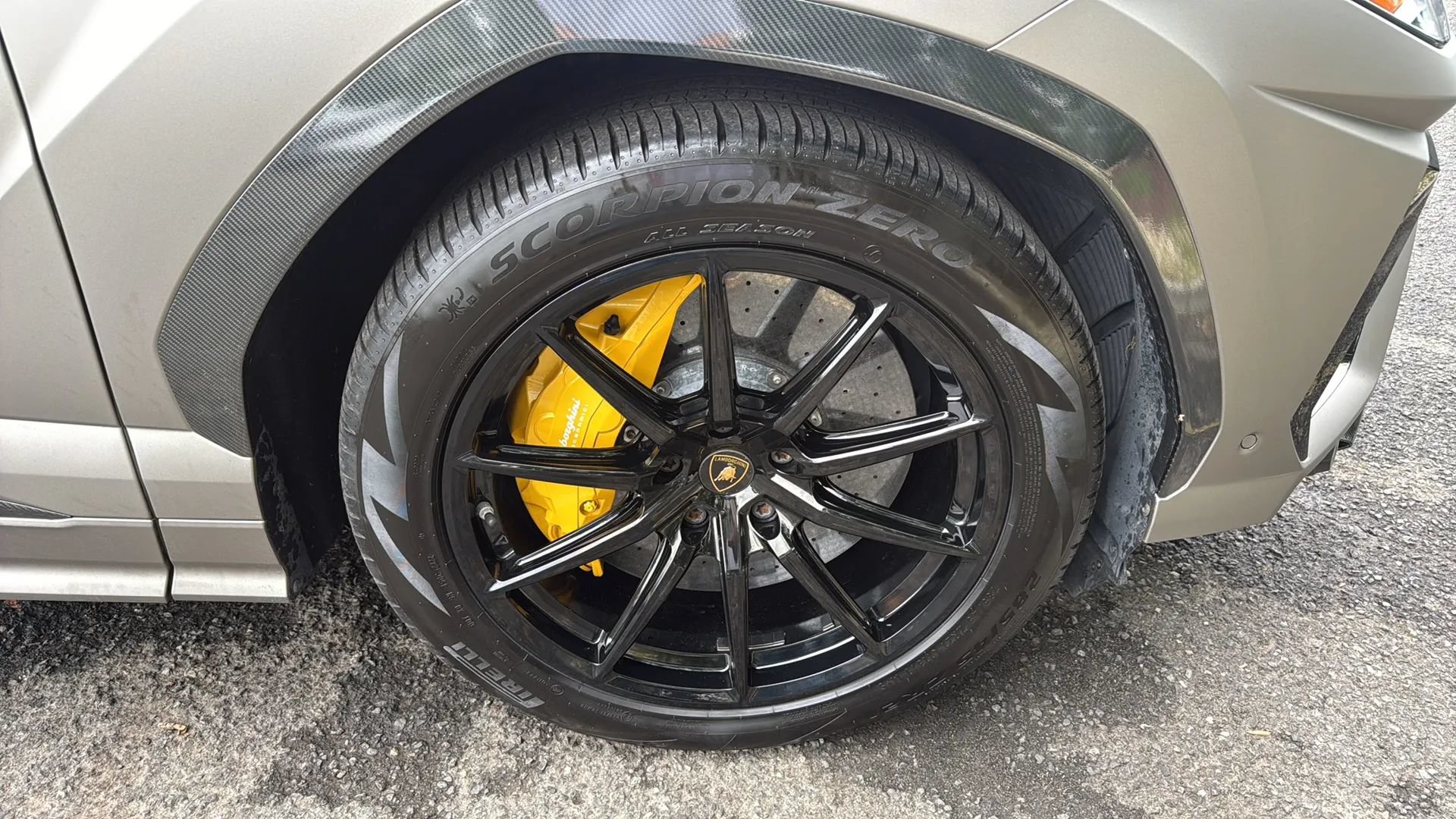 Used 2019 Lamborghini Urus AWD/4WD image 12