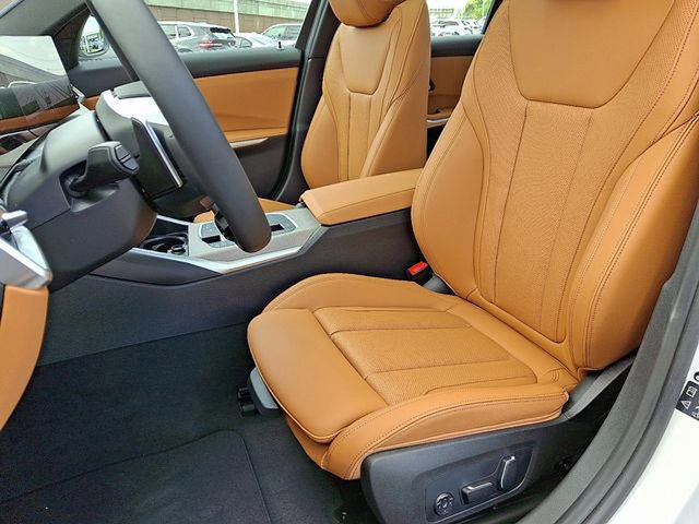 Used 2025 BMW 330i xDrive Sedan w/ Premium Package image 10