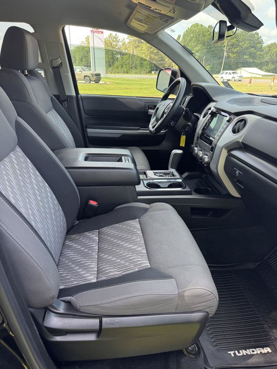 Used 2020 Toyota Tundra SR5 w/ SR5 Upgrade Package AWD/4WD image 15