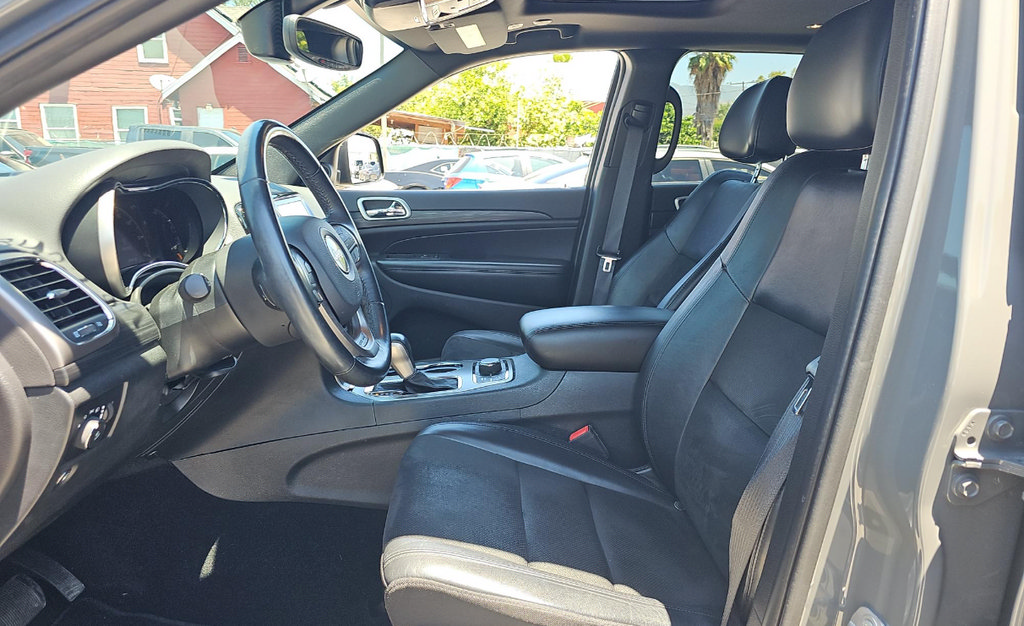 Used 2020 Jeep Grand Cherokee Altitude AWD/4WD image 26