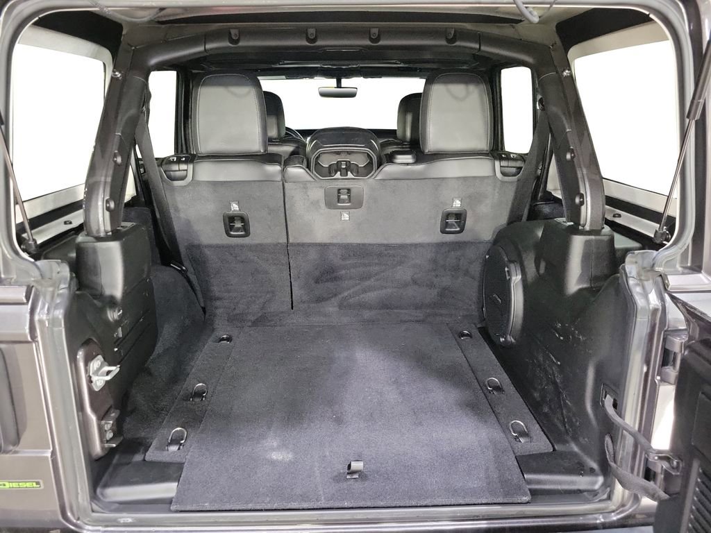 Used 2020 Jeep Wrangler Unlimited Sahara image 26