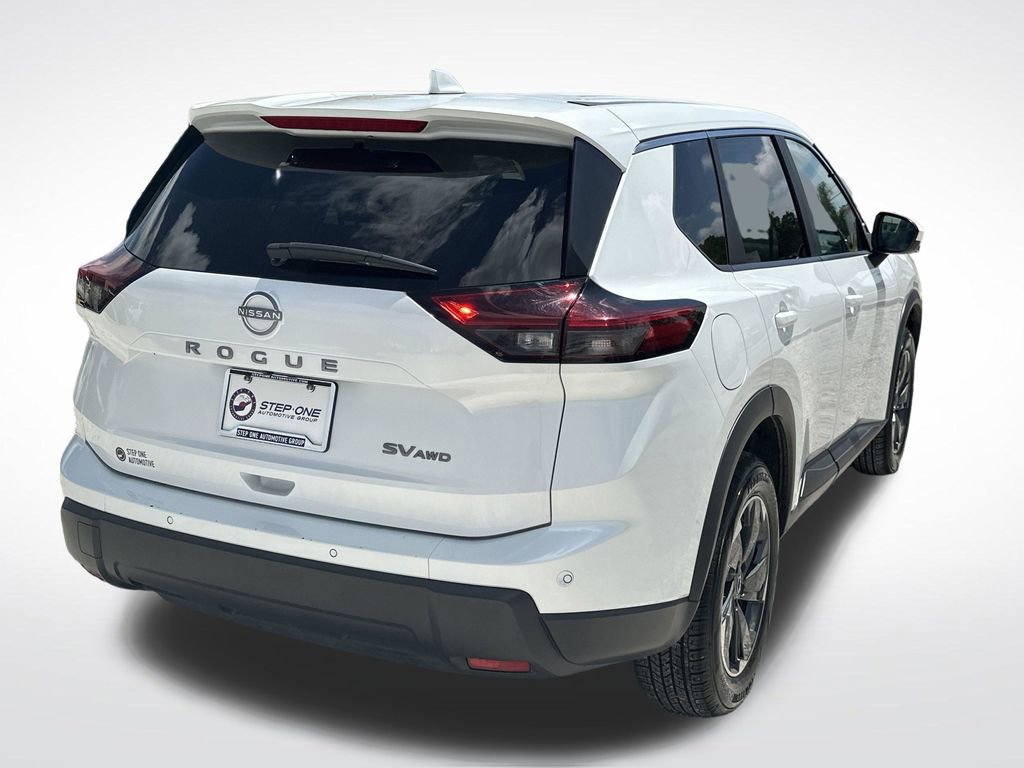 Used 2024 Nissan Rogue SV AWD/4WD image 7
