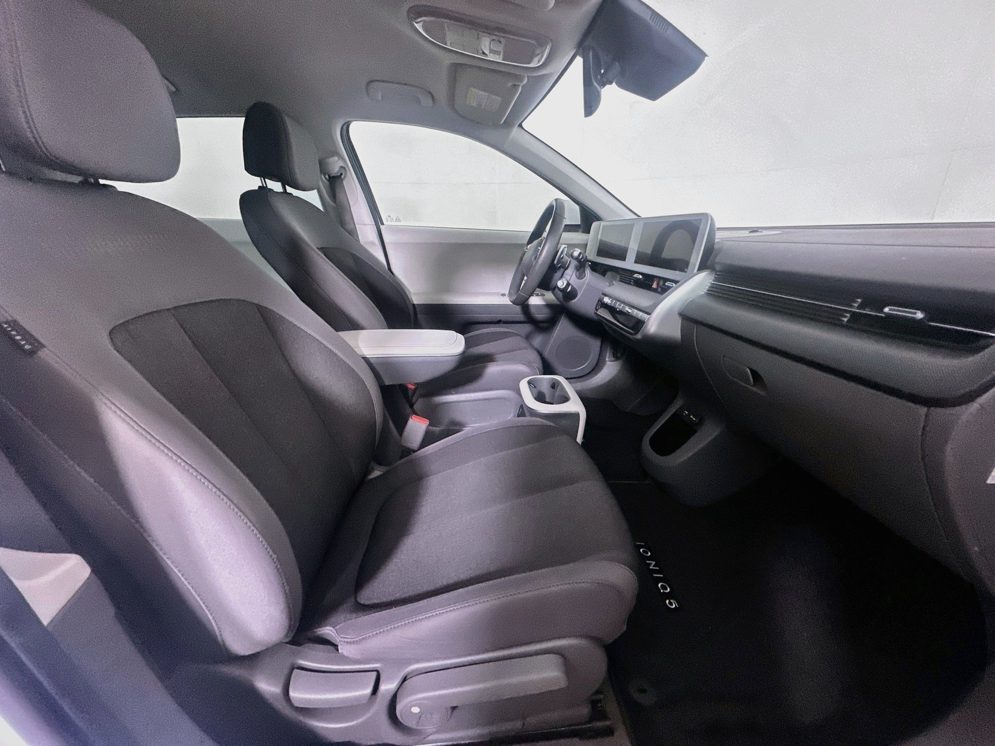 Used 2024 Hyundai Ioniq 5 SEL RWD image 31